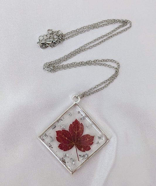 COLLIER FEUILLE