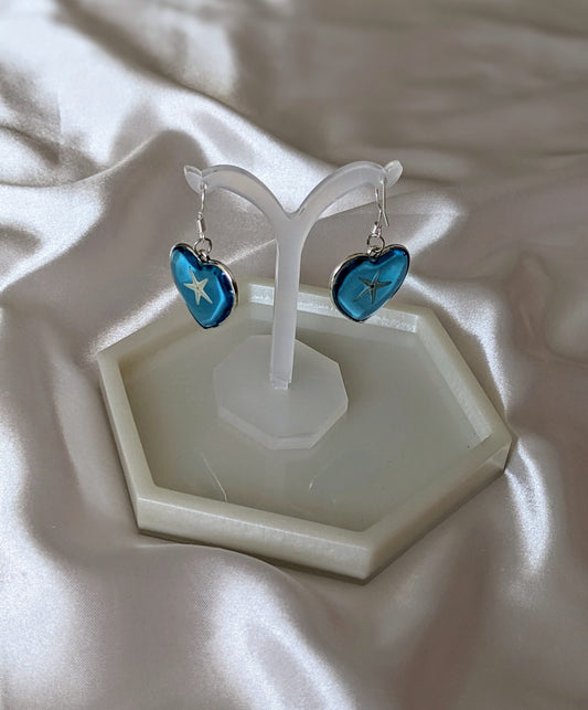 Boucles d’oreilles en résine faites main avec véritables coquillages – bijoux artisanaux inspirés de la mer