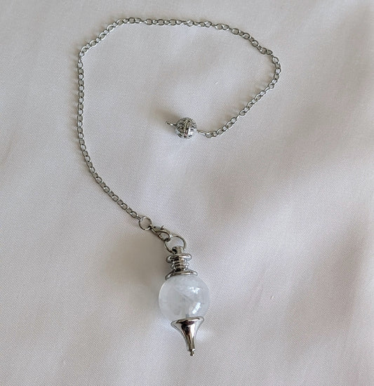 Pendule en pierre naturelle cristal de roche, fait main, idéal pour la radiesthésie, les pratiques spirituelles et la divination, outil énergétique raffiné.