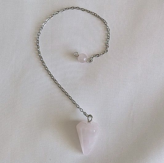 Pendule en pierre naturelle quartz rose, fait main, idéal pour la radiesthésie, les pratiques spirituelles et la divination, outil énergétique raffiné.