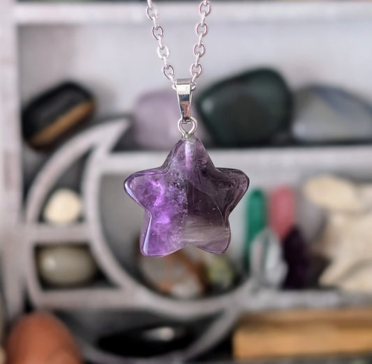 Collier en pierre naturelle bijou artisanal, lithothérapie, bien-être, énergie positive, protection, création unique, fait main, accessoire spirituel, cadeau original, améthyste en forme d'étoile