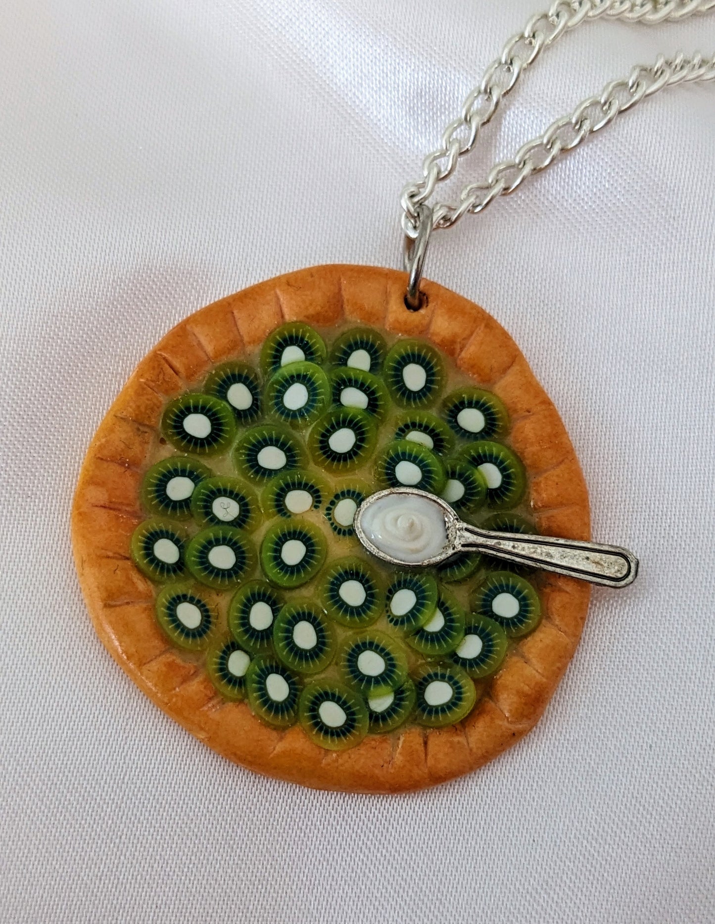 Collier tarte au kiwi