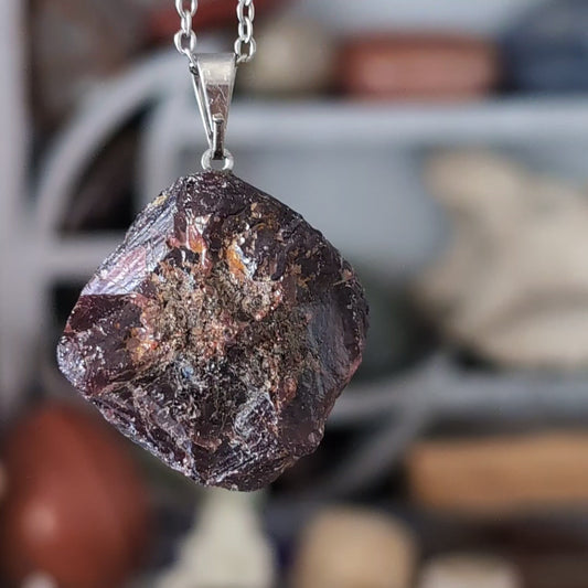 COLLIER GRENAT ROUGE