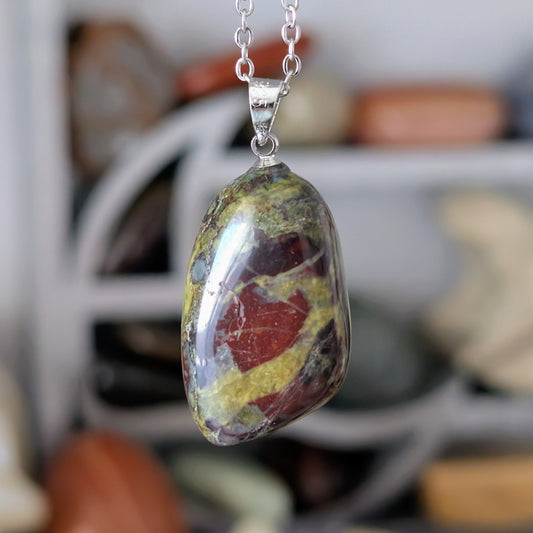 COLLIER JASPE SANG DE DRAGON